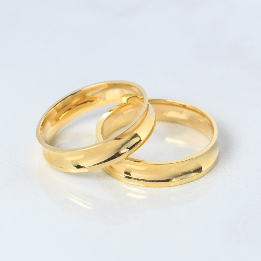 Aliança ouro amarelo 18 kt modelo côncava com friso polido {unitário}