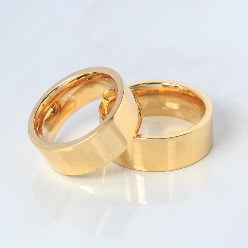 Aliança em ouro amarelo 18 kt , anatômica ,reta {unitário}