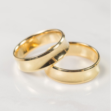 Aliança concava em ouro 18 kt {unitário}