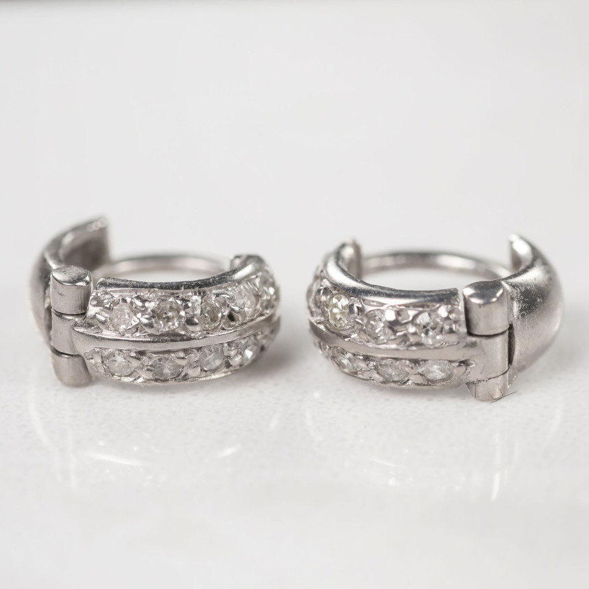 Brinco argola em ouro branco com diamantes