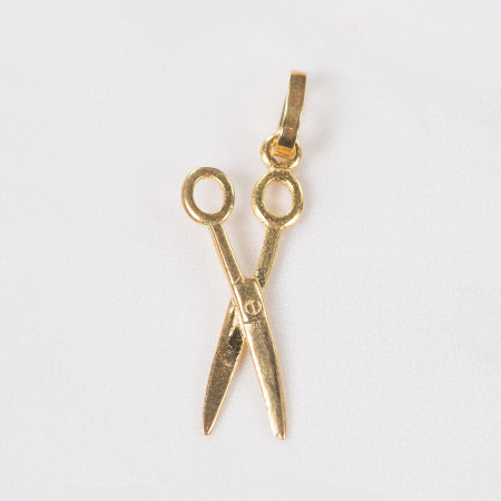 Pingente tesoura em ouro amarelo