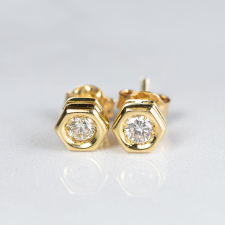 Brincos em ouro amarelo com brilhantes