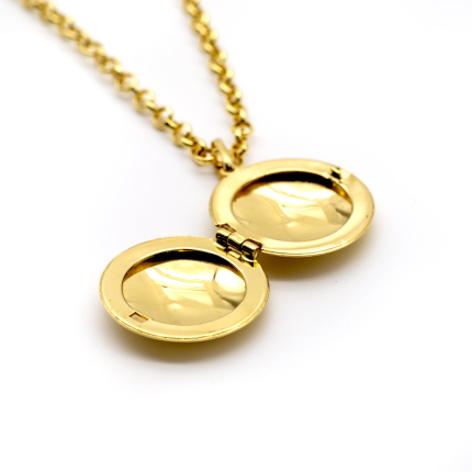 Corrente com relicário em ouro 18k