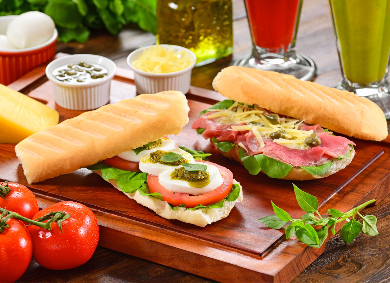 Saladas consagradas viram sanduíche no Au-Au