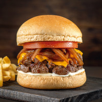 Sanduíche Mignon com Cheddar