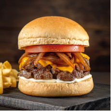 Sanduíche Mignon com Cheddar