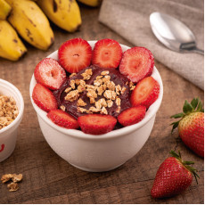 Açaí com Granola e Morango