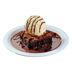 Brownie com Sorvete e Calda