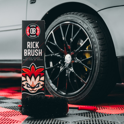 Escova para limpeza de furos de rodas Rick Brush Dub Boyz (Pequena)