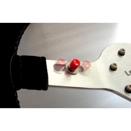 Volante Lotse Velox prata revestido em camurça