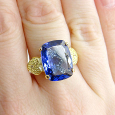 Anel com Diamantes e Cristal Tanzanita, em Prata 925 Folheado a Ouro