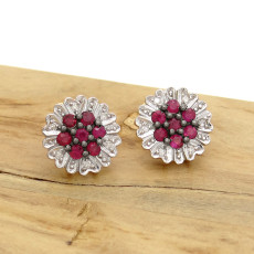 Par de Brincos Chuveiro com Rubis e Diamantes, em Ouro Amarelo 18 Kilates