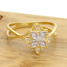 Anel Chuveiro com 9 Diamantes, em Ouro Amarelo 18 Kilates