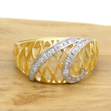 Anel Trabalhado com 6 Diamantes, em Ouro Amarelo 18 Kilates