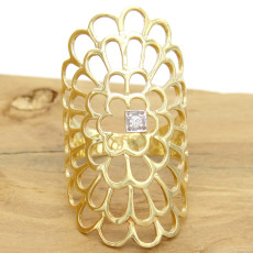 Anel  Vazado com 1 Diamante de 5 Pontos, em Ouro 18 Kilates