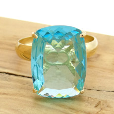 Anel com Sky Blue Retangular, em Ouro Amarelo 18 Kilates