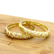 Par de Aparadores com 14 Diamantes, em Ouro Amarelo 18 Kilates