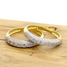 Par de Aparadores com 18 Diamantes, em Ouro Amarelo 18 Kilates