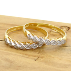 Par de Aparadores com 14 Diamantes, em Ouro Amarelo 18 Kilates