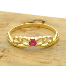 Anel Solitário Tiara com Rubi, em Ouro Amarelo 18 Kilates