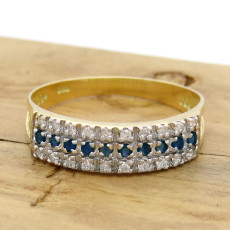 Meia Aliança com 10 Safiras e 20 Diamantes, em Ouro Amarelo 18 Kilates