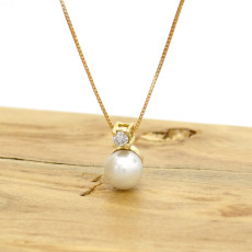 Pingente Pérola de 6 mm com Diamante de 5 Pontos, em Ouro Amarelo 18 Kilates