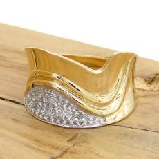 Anel Trabalhado com 7 Diamantes, em Ouro Amarelo 18 Kilates