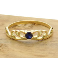 Anel Solitário Tiara com Safira, em Ouro Amarelo 18 Kilates