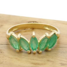 Meia Aliança Tiara com 5 Esmeraldas, em Ouro Amarelo 18 Kilates