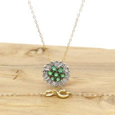 Pingente Chuveiro com 7 Esmeraldas e 6 Diamantes, em Ouro Amarelo 18 Kilates  