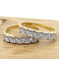 Par de Aparadores com 12 Diamantes, em Ouro Amarelo 18 Kilates