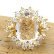 Anel com Cristal de Rocha e Zircônias, em Prata 925 Folheado a Ouro