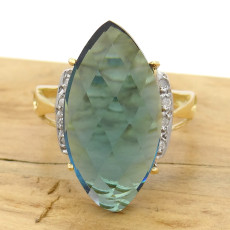 Anel Navete com London Blue e 8 Diamantes, em Ouro Amarelo 18 Kilates