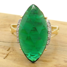 Anel Navete com Blue Green e 8 Diamantes, em Ouro Amarelo 18 Kilates