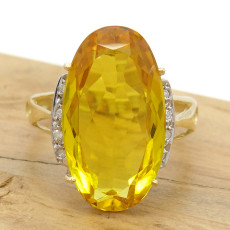 Anel com Citrino e 8 Diamantes, em Ouro Amarelo 18 Kilates