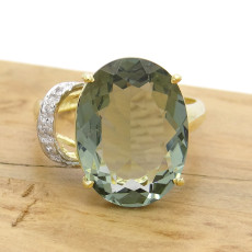 Anel Oval com Prasiolita e 5 Diamantes, em Ouro Amarelo 18 Kilates