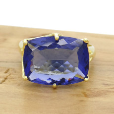 Anel Retangular com Cristal de Tanzanita, em Ouro Amarelo 18 Kilates