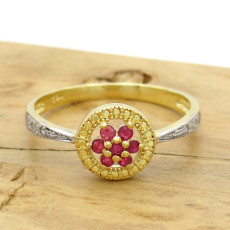 Anel Chuveiro com 7 Rubis e 4 Diamantes, em Ouro Amarelo 18 Kilates