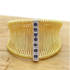 Anel Aramado com 7 Safiras, em Ouro Amarelo 18 Kilates