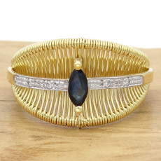 Anel Aramado com Safira e 4 Diamantes, em Ouro Amarelo 18 Kilates