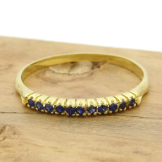 Meia Aliança com 11 Safiras, em Ouro Amarelo 18 Kilates