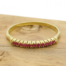 Meia Aliança com 11 Rubis, em Ouro Amarelo 18 Kilates