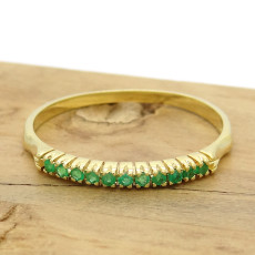 Meia Aliança com 11 Esmeraldas, em Ouro Amarelo 18 Kilates