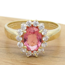 Anel Princess com Cristal de Turmalina Rosa e Zircônias, em Prata 925 Folheado a Ouro Amarelo 18 Kilates