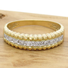 Meia Aliança com 10 Diamantes, em Ouro Amarelo 18 Kilates