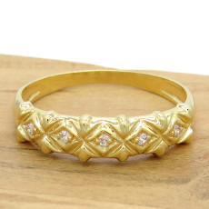 Meia Aliança com 5 Diamantes, em Ouro Amarelo 18 Kilates