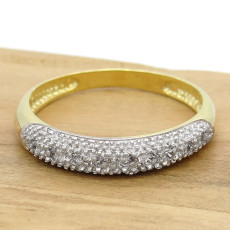 Meia Aliança com 9 Diamantes, em Ouro Amarelo 18 Kilates