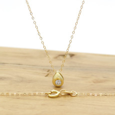 Ponto de Luz Gota com Diamante de 5 Pontos ,em Ouro Amarelo 18 Kilates