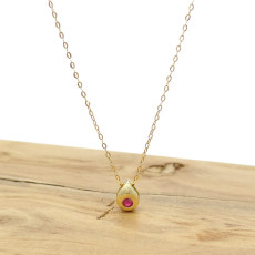 Ponto de Luz Gota com Rubi de 5 Pontos, em Ouro Amarelo 18 Kilates