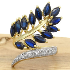 Anel Floral com 13 Safiras e 7 Diamantes, em Ouro Amarelo 18 Kilates